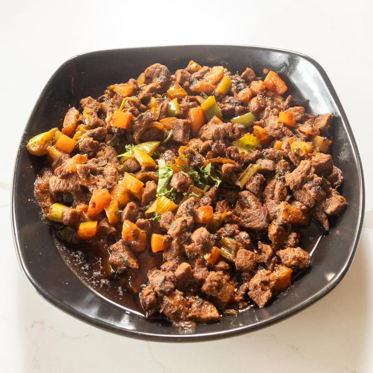Middle Eastern Delights: Yemeni, Mediterranean, Halal Buffet